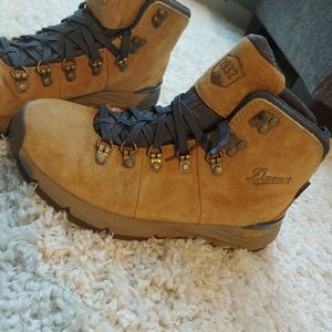 danner mountain 600 sand